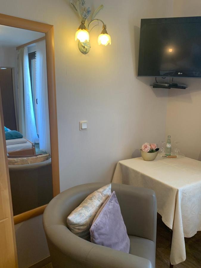 Restaurant Landgasthof Zum Wiesengrund Newel Eksteriør billede