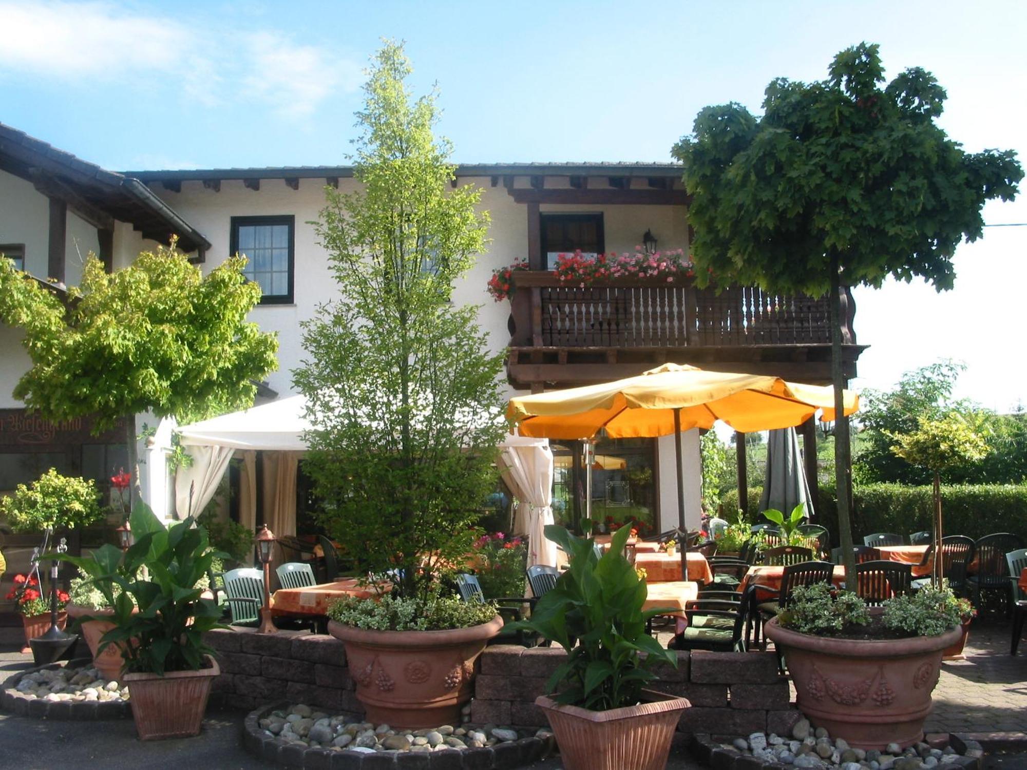 Restaurant Landgasthof Zum Wiesengrund Newel Eksteriør billede