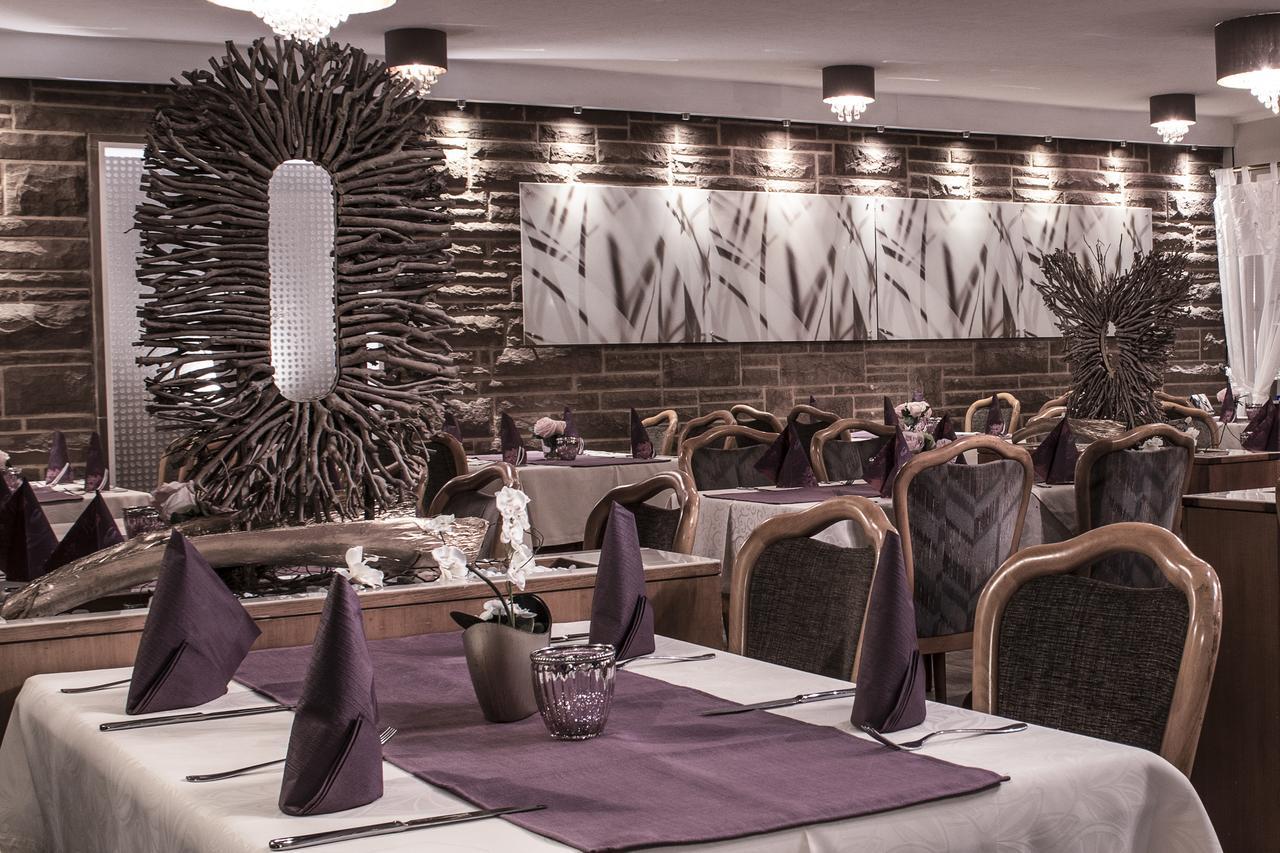 Restaurant Landgasthof Zum Wiesengrund Newel Eksteriør billede