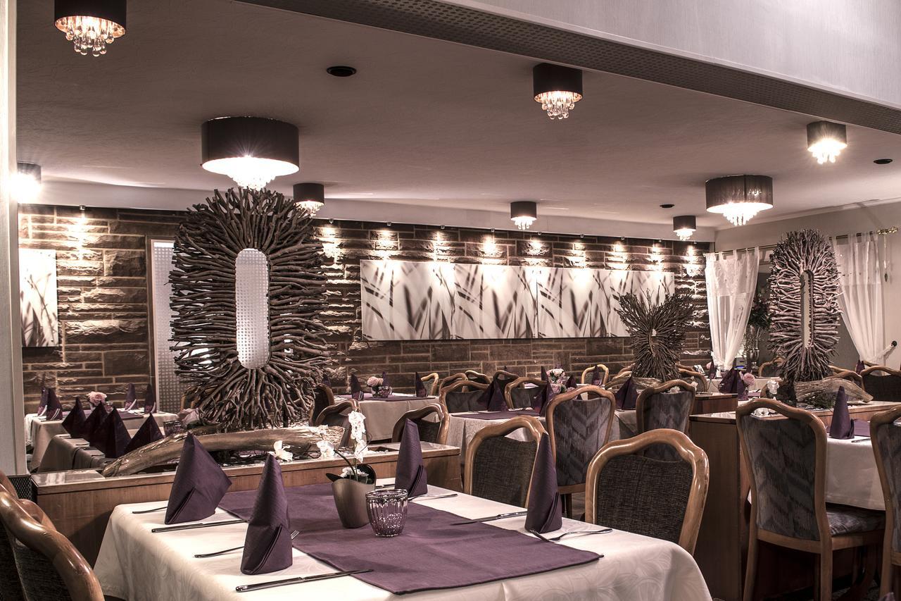 Restaurant Landgasthof Zum Wiesengrund Newel Eksteriør billede