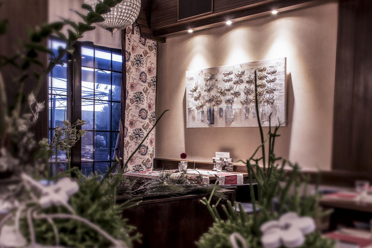 Restaurant Landgasthof Zum Wiesengrund Newel Eksteriør billede